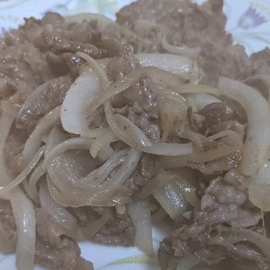 玉葱がメインです！　玉ねぎと牛肉のすき焼き風炒め